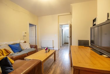 3 bed flat, Forsyth Road, Jesmond, Newcastle, NE23DB - Image 2